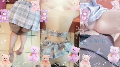 【最新封神极品乱伦】海角大神[我与侄女的努虐恋]新作-调教无套内射白虎逼萝莉侄女 第一次正式用小母狗的身份跟主人做爱