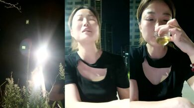 ⭐⭐⭐县城的极品小少妇，【小河弯弯】，户外尿尿~道具自慰~无套啪啪~内射口爆吞精，正处在女人最骚气的时刻，看了喷鼻血 (5)